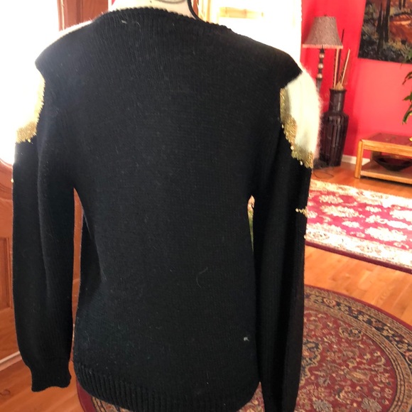 Vintage Beautiful Sweater - Picture 5 of 7